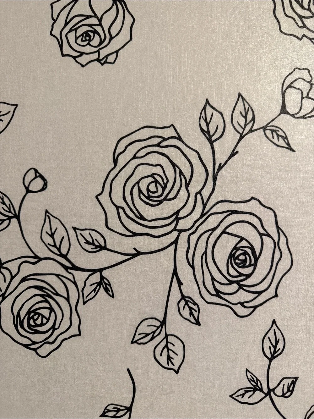 White Rose Pattern Wallpaper Roll - Elegant Floral Wall Decor